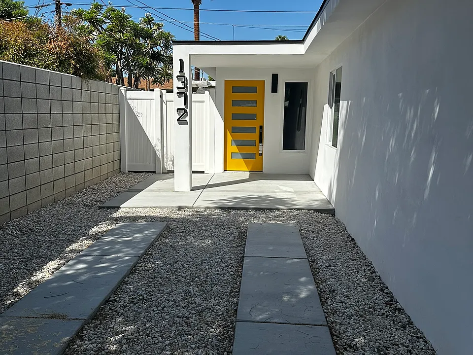 1372 E Camino Primrose #1372