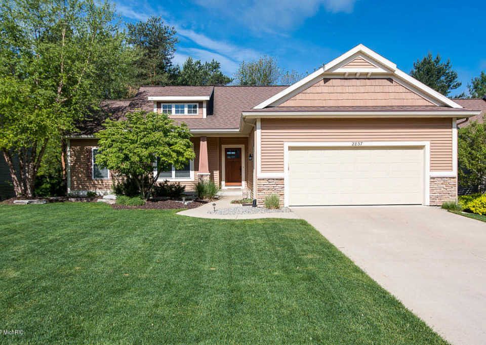 1st image of 2837 Coppergrove Dr NE