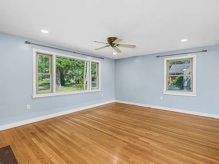 395 Massachusetts Ave — Photo 4