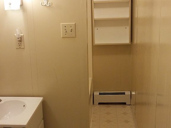 Bath with tub/shower