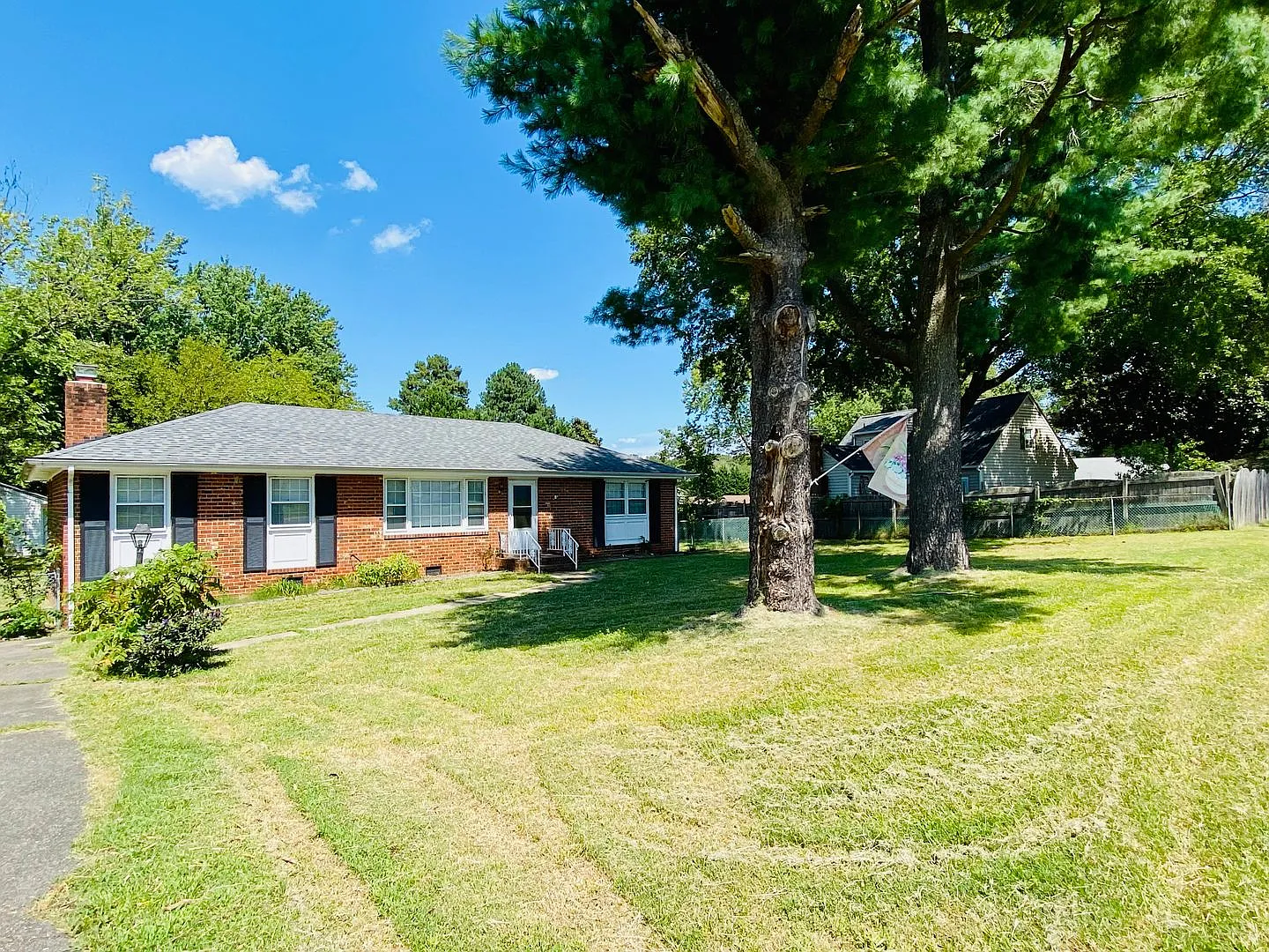 Adorable 3 bdrm/1.5 bath House Conveniently Located in Mechanicsville Near Cold Harbor! — Photo 2