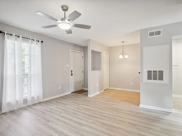 4101 Hessmer Ave #220 — Photo 3