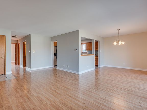4th image of 4933 E Circle Dr APT 112