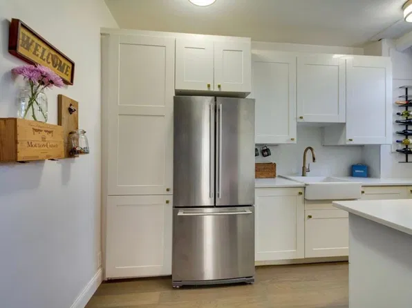 33 Lennon Ct APT 43, South Boston, MA 02127