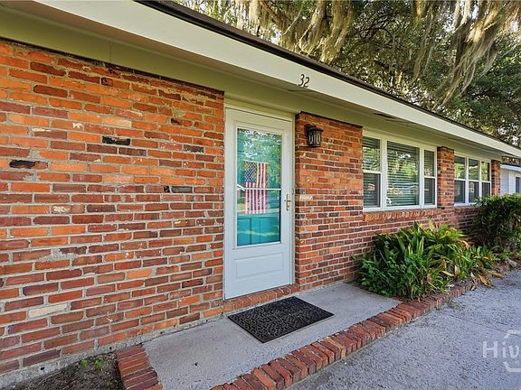 2nd image of 32 Silverstone Circle