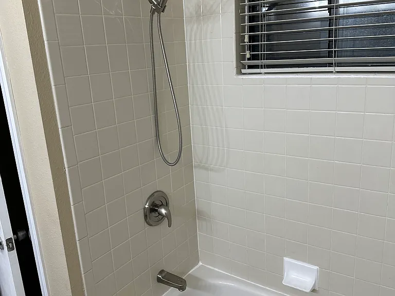 648 Bataan Dr SW — Photo 9