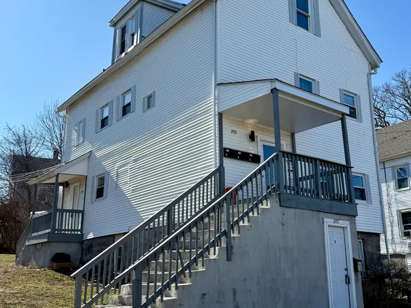 205 Shaw St #3, New London, CT 06320