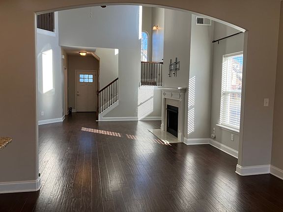 2nd image of 2175 Chaucer Park Ln