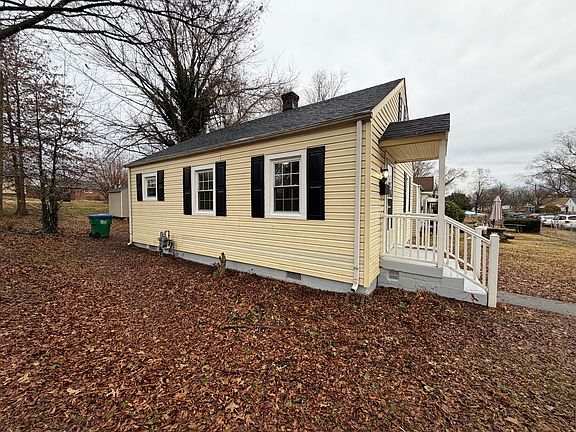 3rd image of 1717 Gordon Ave