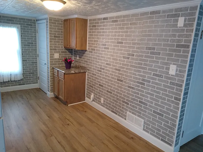 2312 E John St — Photo 17