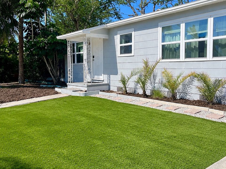 1st image of 176 17th Ave SE #1705
