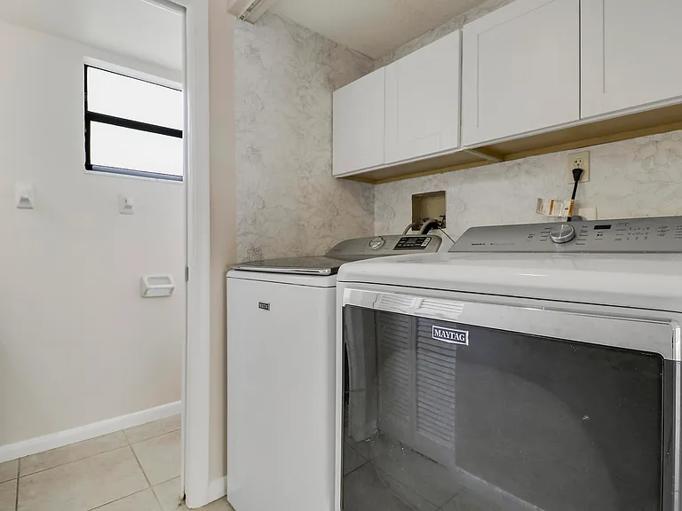 202 Lakewood Dr #11B — Photo 9