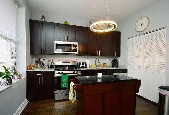 2nd image of 5553 N Clark St #3S