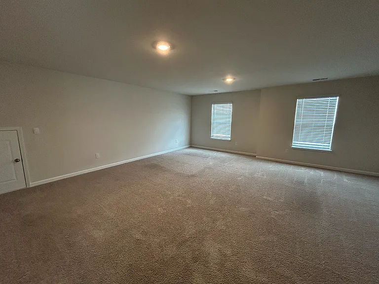 324 Vaccaro Dr — Photo 16