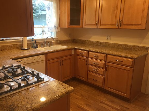 4th image of 1905 Millwood St #3