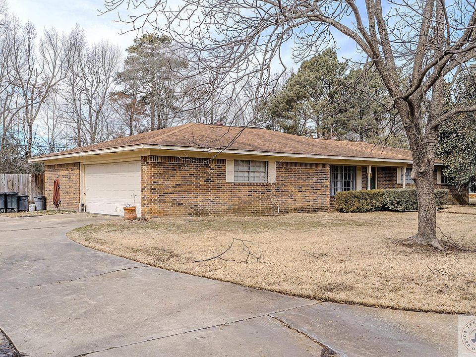 1st image of 6 Cambridge Dr