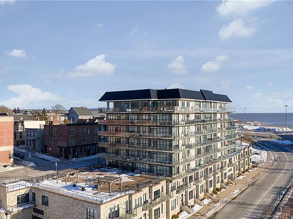 4th image of 243 Prince William St #111