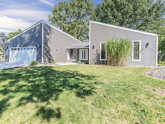 5th image of 812 Ayrshire Dr