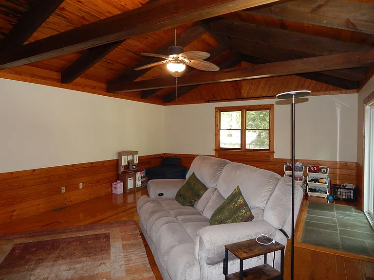 1024 Vanderploeg Dr — Photo 10