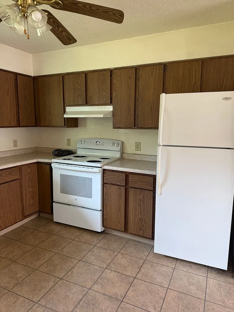 1012/1016 Sunset Lane — Photo 3