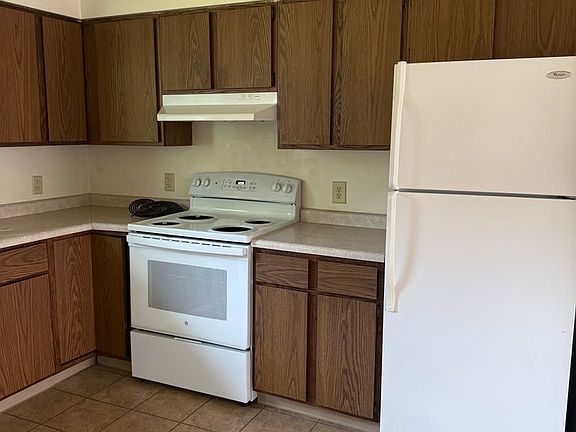 3rd image of 1012 Sunset Ln