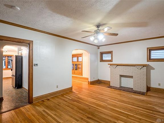 3rd image of 850 Carlisle Ave