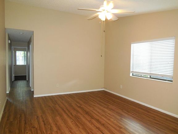 5th image of 740 Robinhood Dr