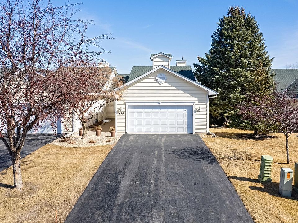1st image of 610 Aqua Cir