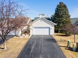 610 Aqua Cir, Lino Lakes, MN 55014