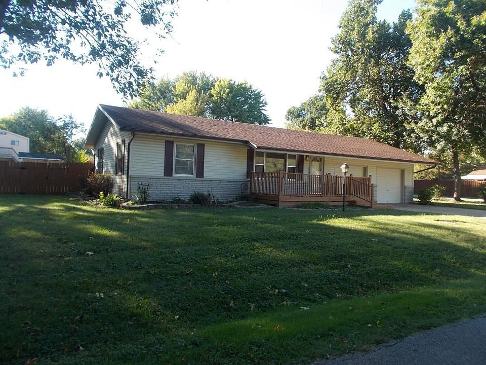 1st image of 1747 N Yulan Dr