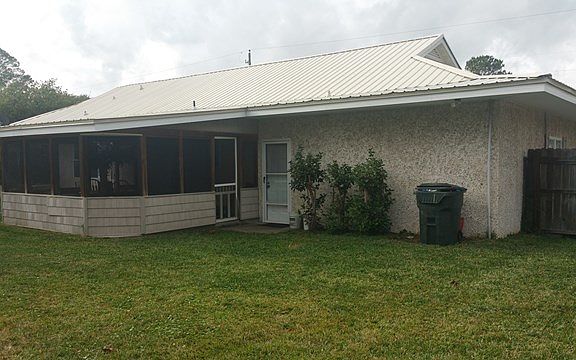 2nd image of 105 S Lake Dr