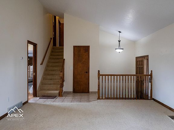 4th image of 155 Spring Brook Dr
