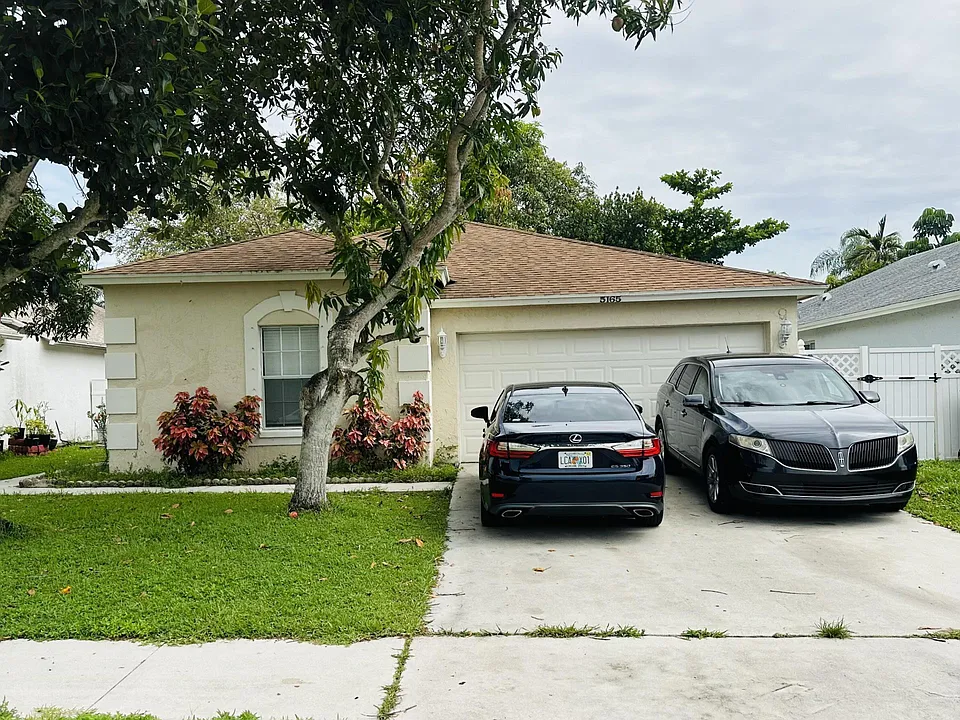 5165 Foxhall Pl