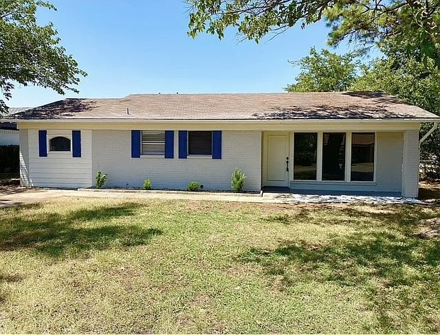 1st image of 512 Sally Ln