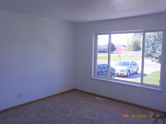 2nd image of 1028 Strawberry Ln