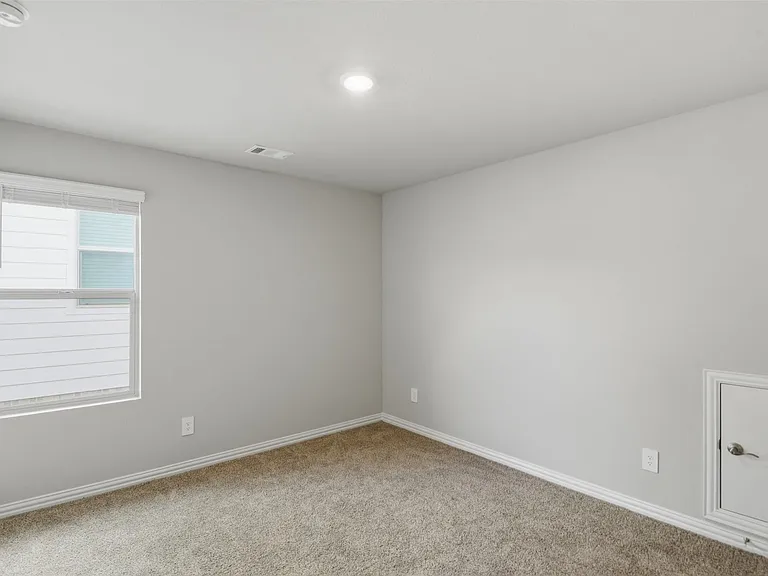2275 Cliff Springs Dr — Photo 24