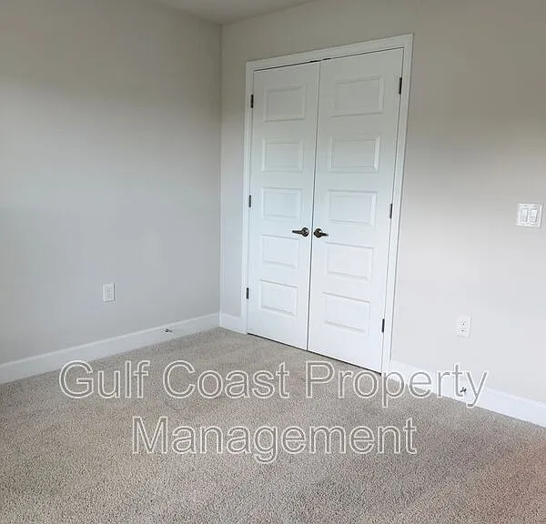 4865 Manila Ave — Photo 22