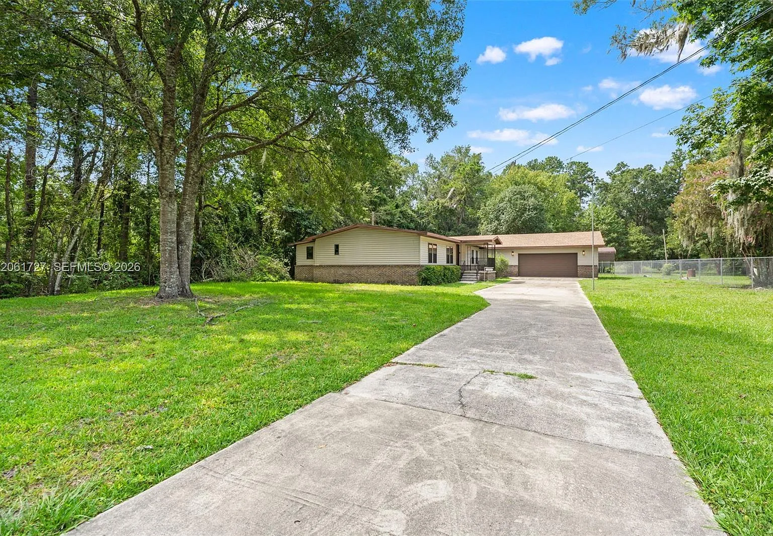 3 bed, 3.0 bath, $2,200 — Photo 1