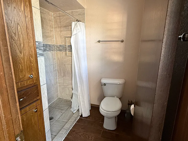 204 Redbud St — Photo 17