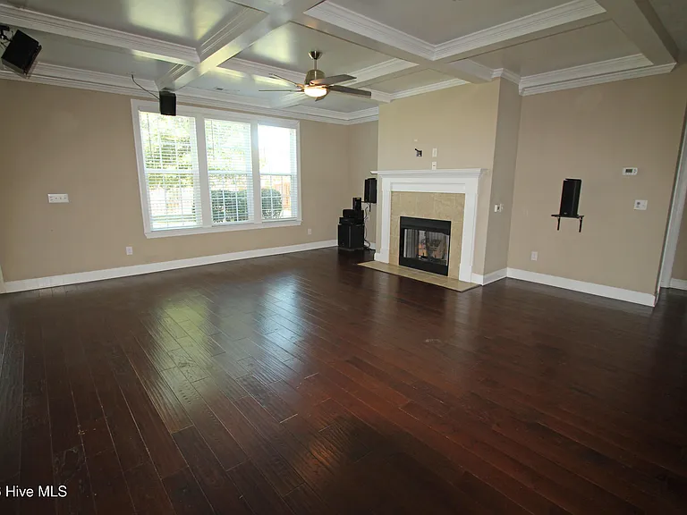 7218 Hoffman Dr — Photo 7