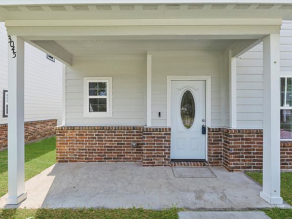 2nd image of 3045 Barling St