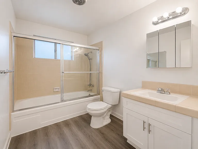 474 E Cypress St — Photo 7