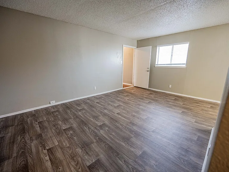Sunrise Pointe — Photo 29