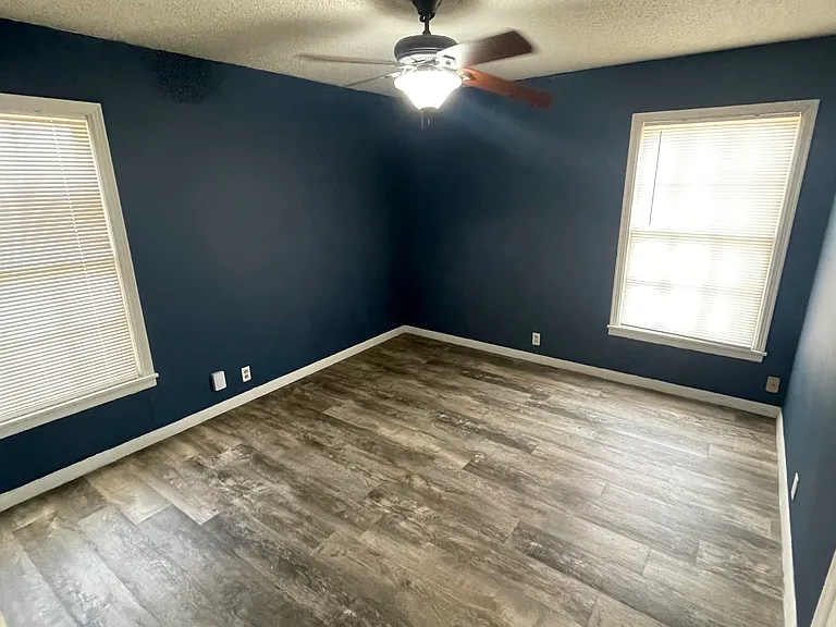 1107 Barnes Ave — Photo 3