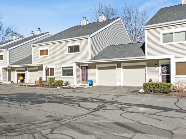 33 Eagle Rock Hill #33, Bethel, CT 06801