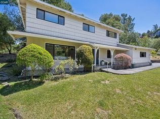 135 Canon Dr, Orinda, CA 94563