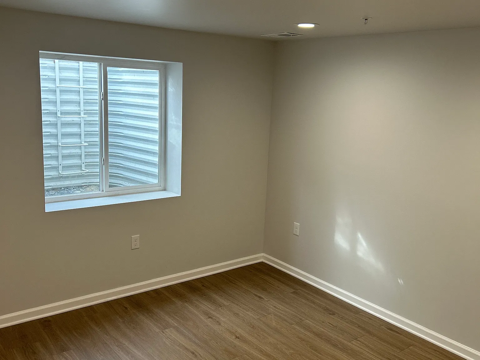 2 bed, 900 sqft, $1,850 — Photo 3