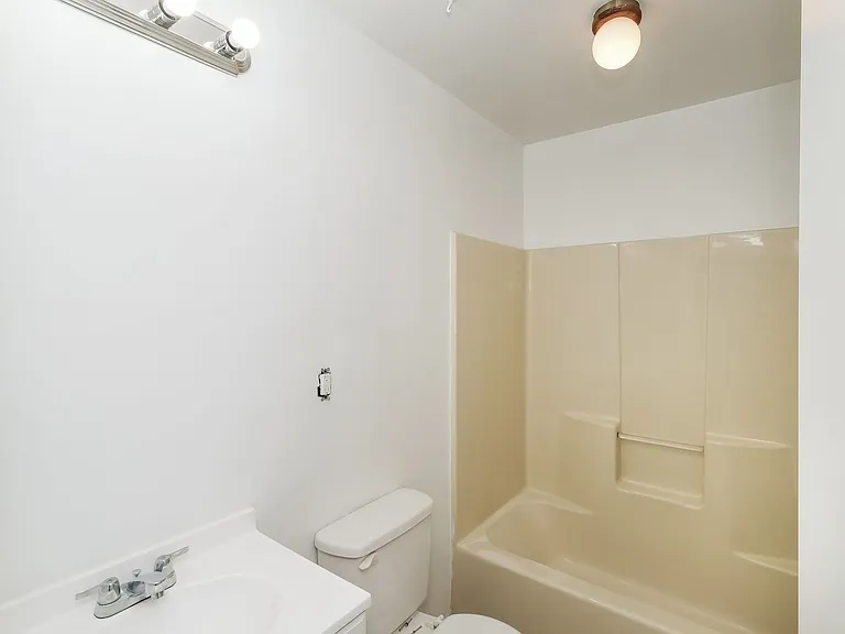 6919 Taylor Manor Ave — Photo 15