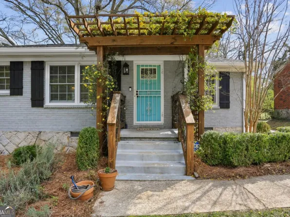 2276 Scotty Cir, Decatur, GA 30032