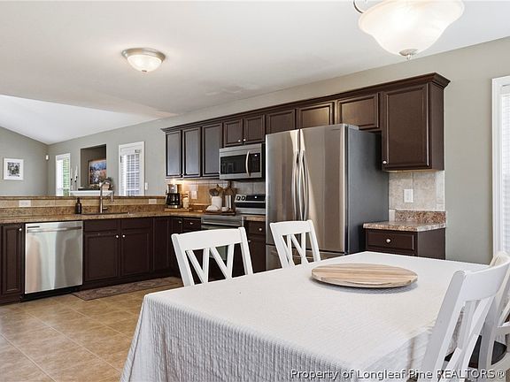 5th image of 142 Bluebonnet Oak Ct
